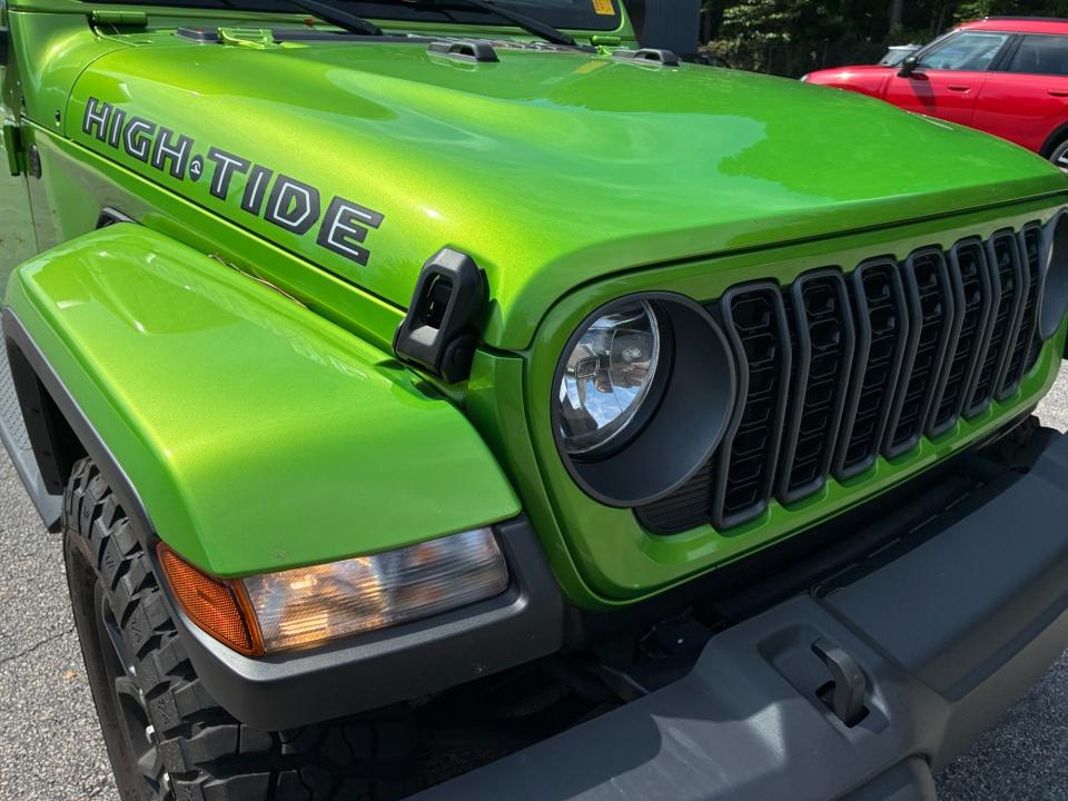 2025 Jeep Gladiator High Tide
