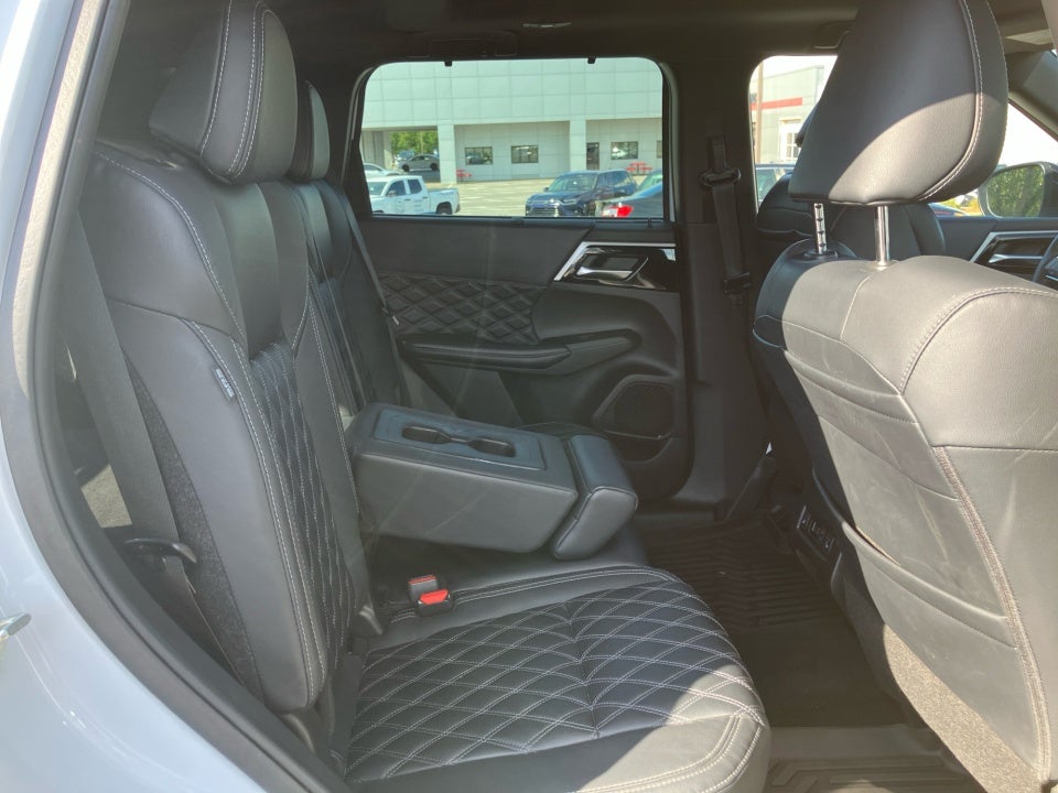 2023 Mitsubishi Outlander SEL