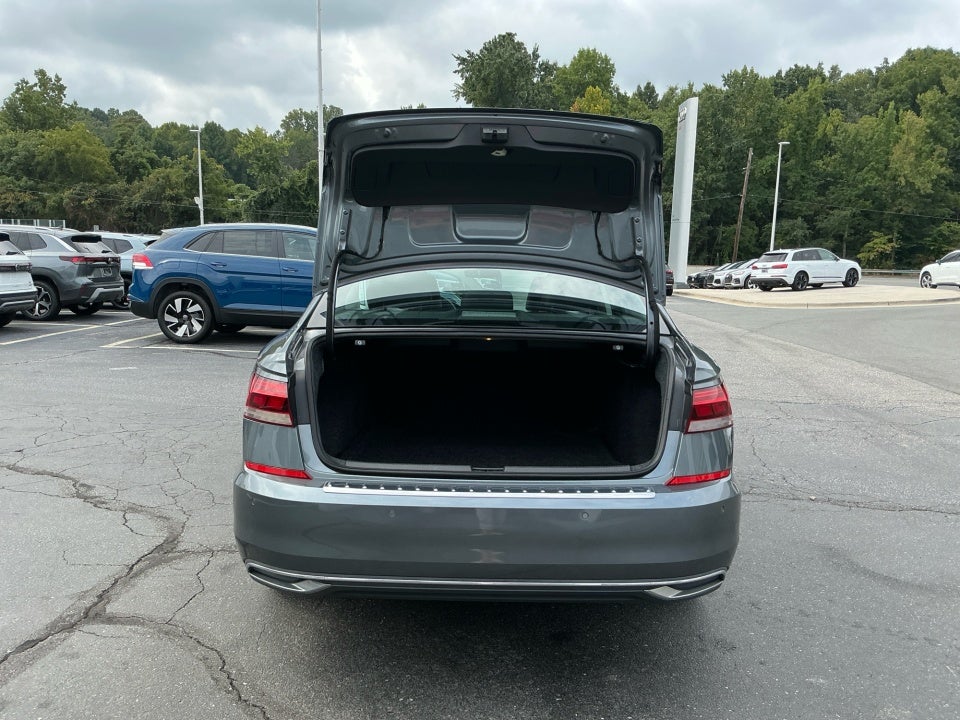 2022 Volkswagen Passat 2.0T Limited Edition