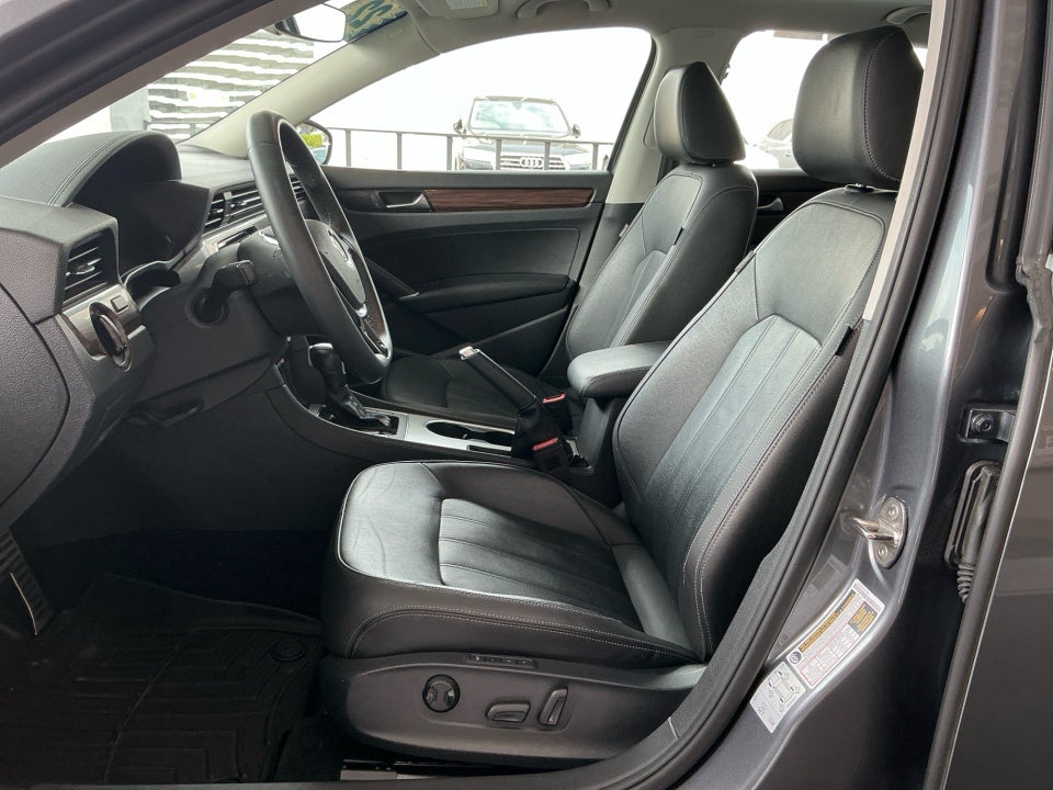 2022 Volkswagen Passat 2.0T Limited Edition