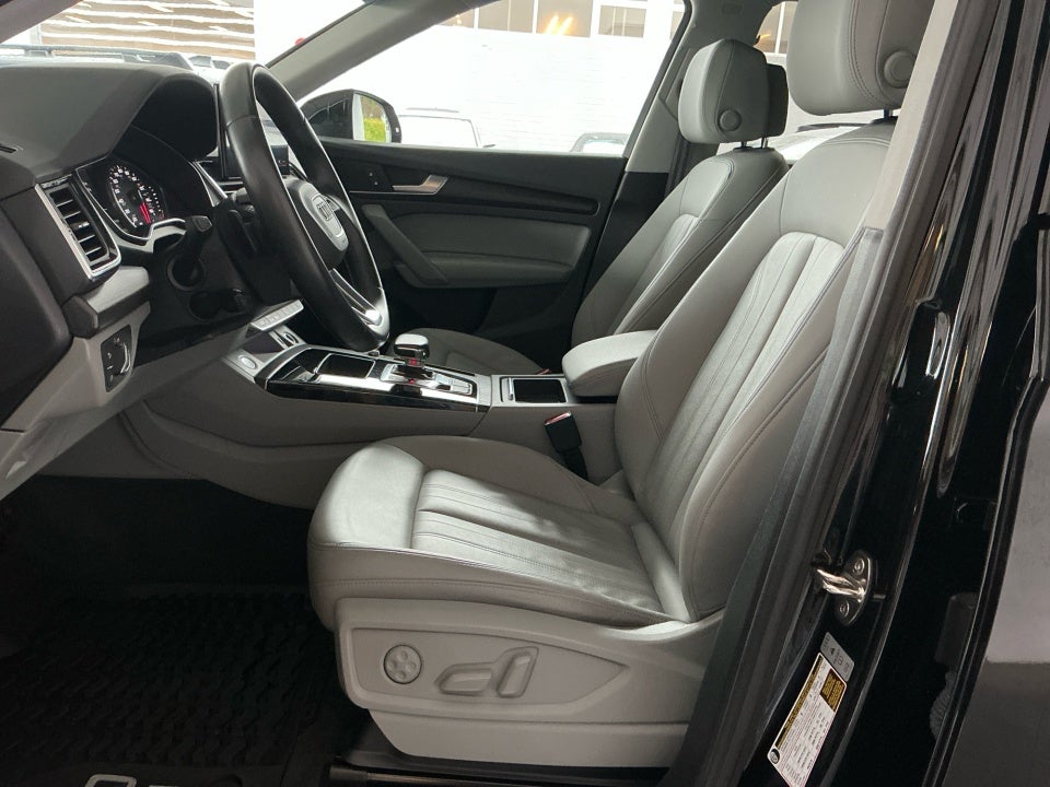 2022 Audi Q5 S line Premium