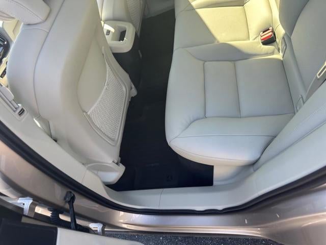 2024 Volvo XC60 Plus Dark Theme