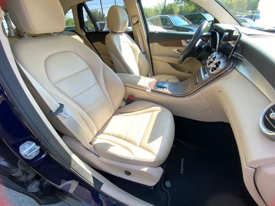 2021 Mercedes-Benz GLC 300 GLC 300