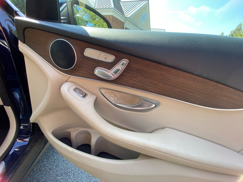 2021 Mercedes-Benz GLC 300 GLC 300