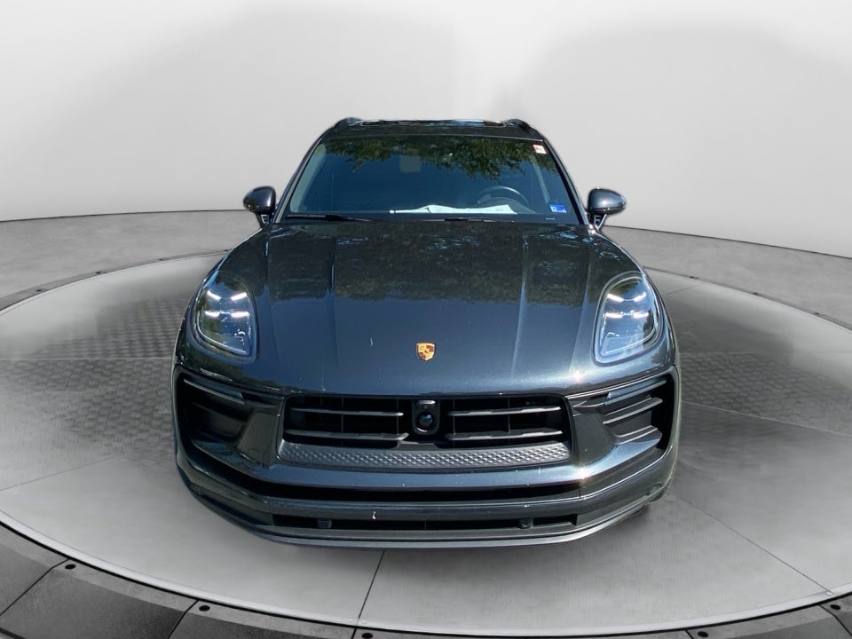 2025 Porsche Macan T