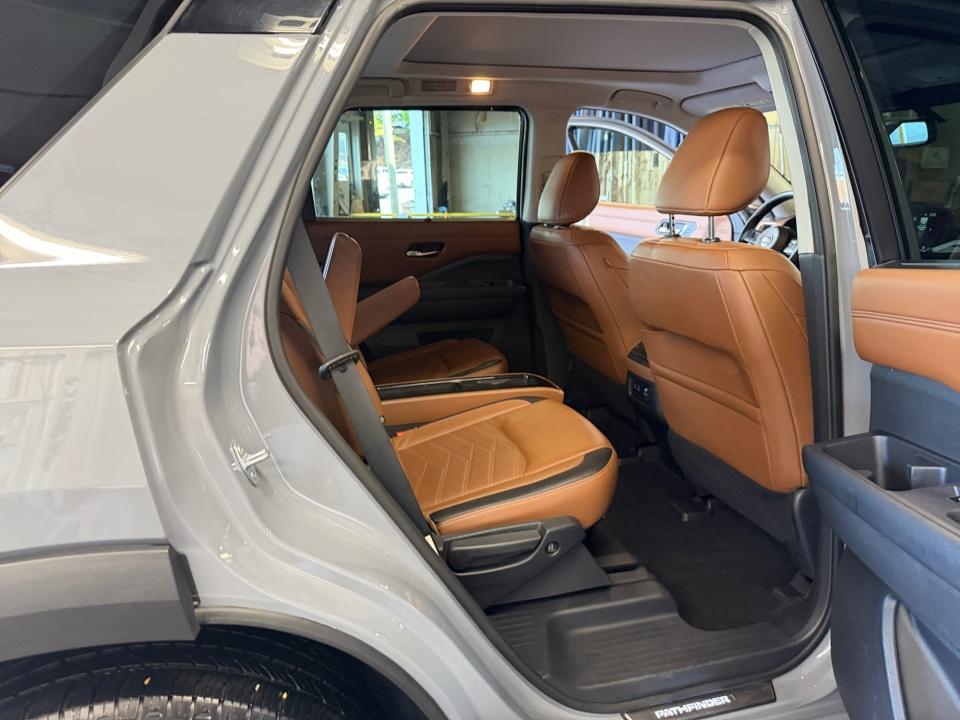 2022 Nissan Pathfinder Platinum