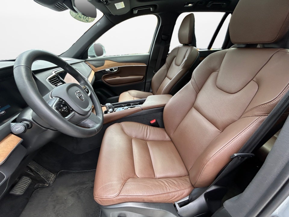 2024 Volvo XC90 Plus Bright Theme