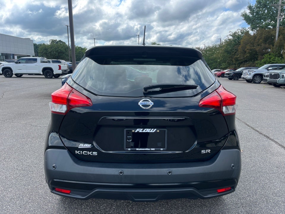 2020 Nissan Kicks SR