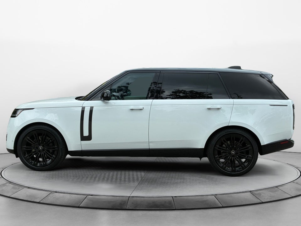 2022 Land Rover New Range Rover SE