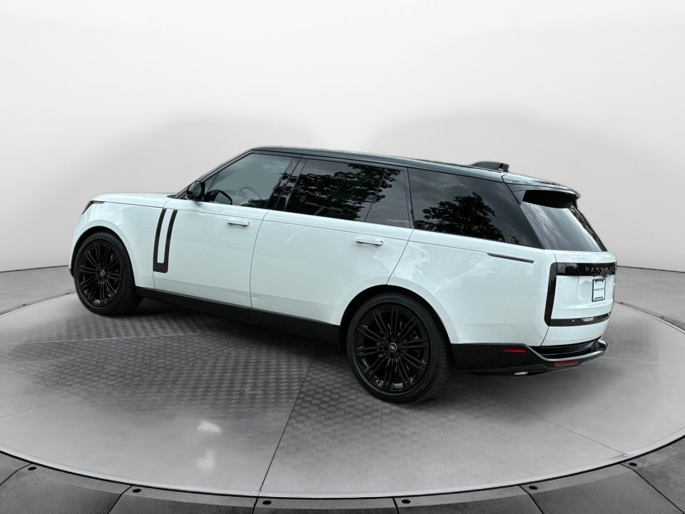 2022 Land Rover New Range Rover SE