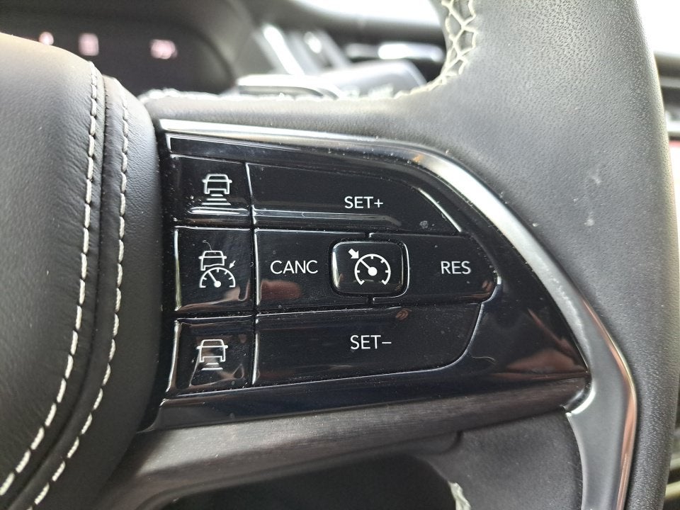 2023 Jeep Grand Cherokee Overland 4x4