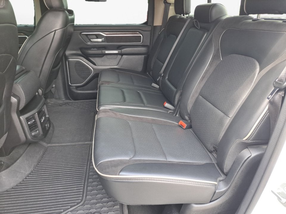 2020 RAM 1500 Laramie Crew Cab 4x4 5'7" Box