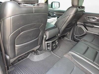 2020 RAM 1500 Laramie Crew Cab 4x4 5'7" Box