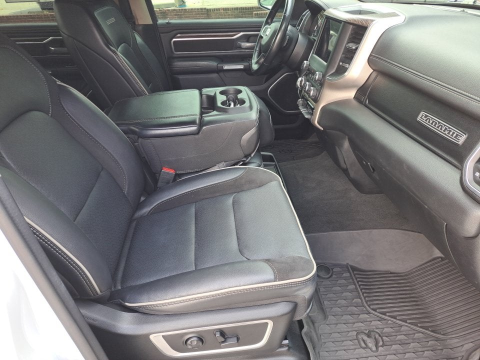 2020 RAM 1500 Laramie Crew Cab 4x4 5'7" Box