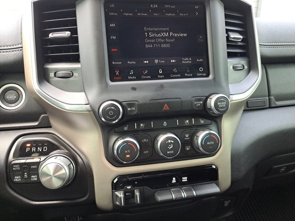 2020 RAM 1500 Laramie Crew Cab 4x4 5'7" Box