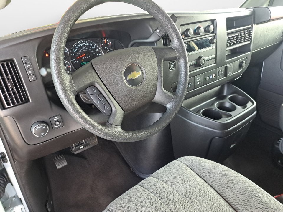 2024 Chevrolet Express Passenger 3500 1LT