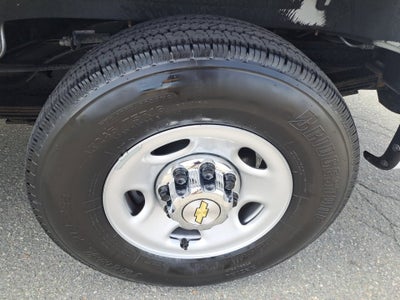 2024 Chevrolet Express Passenger 3500 1LT