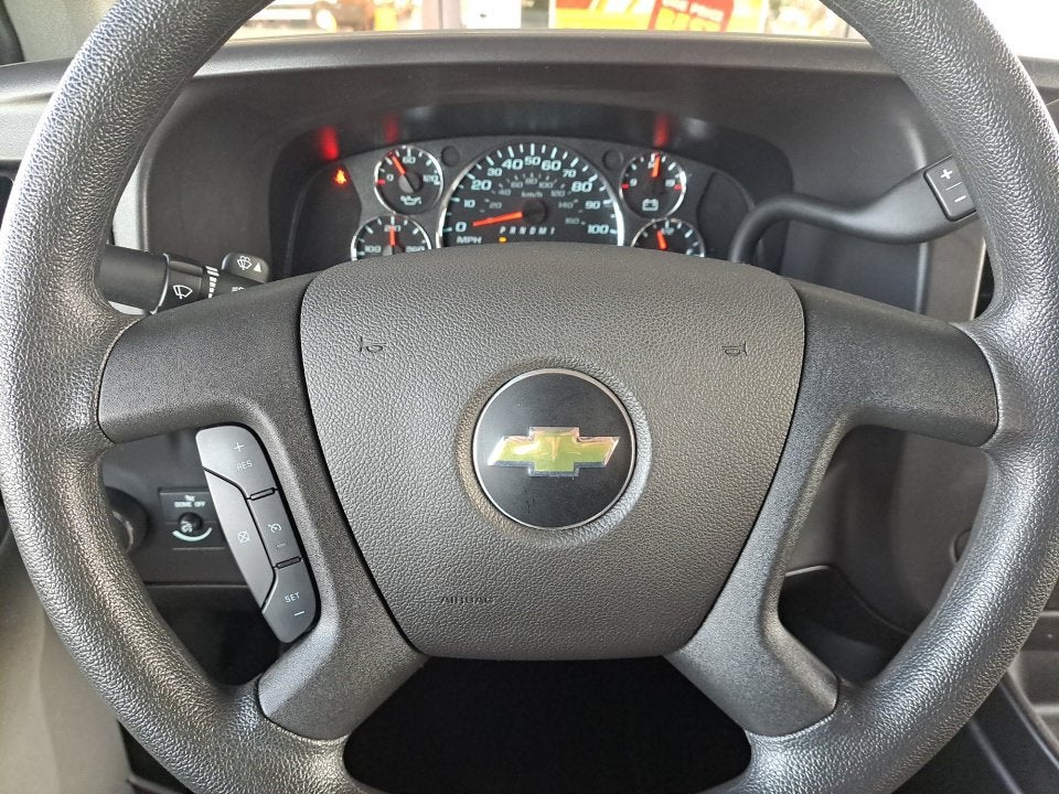 2024 Chevrolet Express Passenger 3500 1LT
