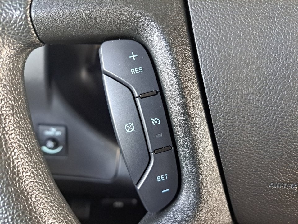 2024 Chevrolet Express Passenger 3500 1LT