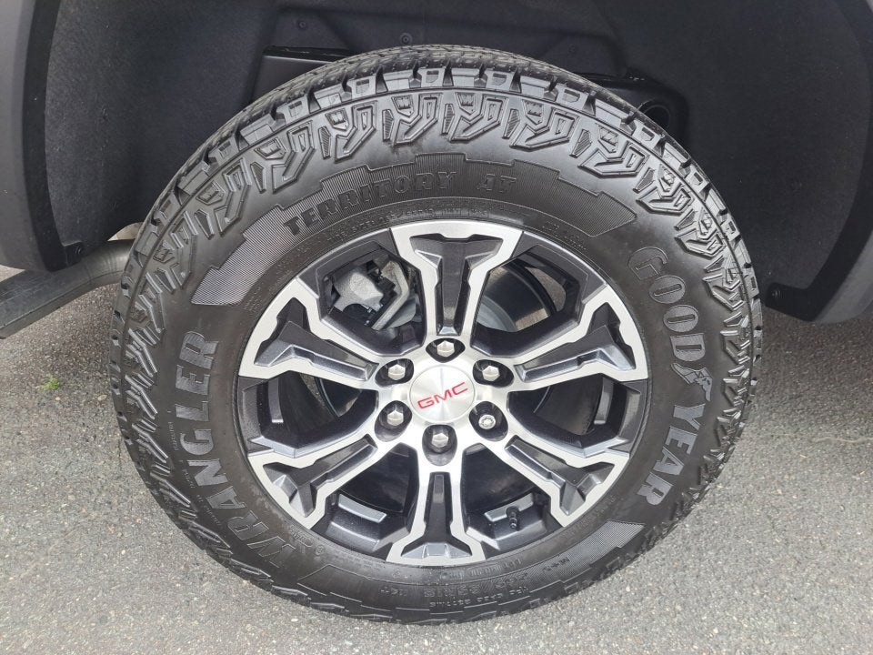 2024 GMC Canyon AT4