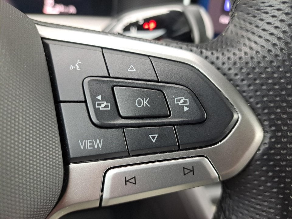 2025 Volkswagen Tiguan 2.0T SE R-Line Black