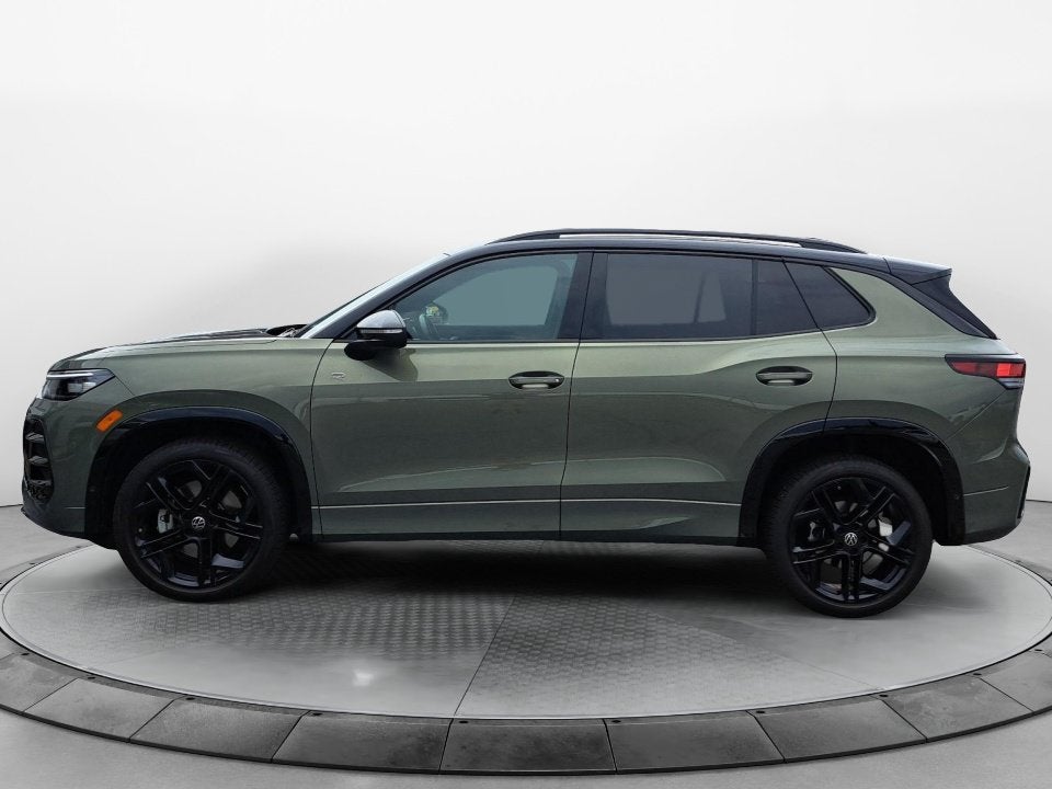 2025 Volkswagen Tiguan 2.0T SE R-Line Black