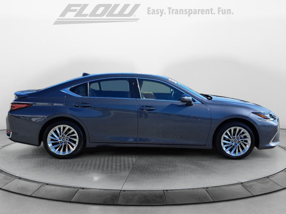 2023 Lexus ES 300h Ultra Luxury