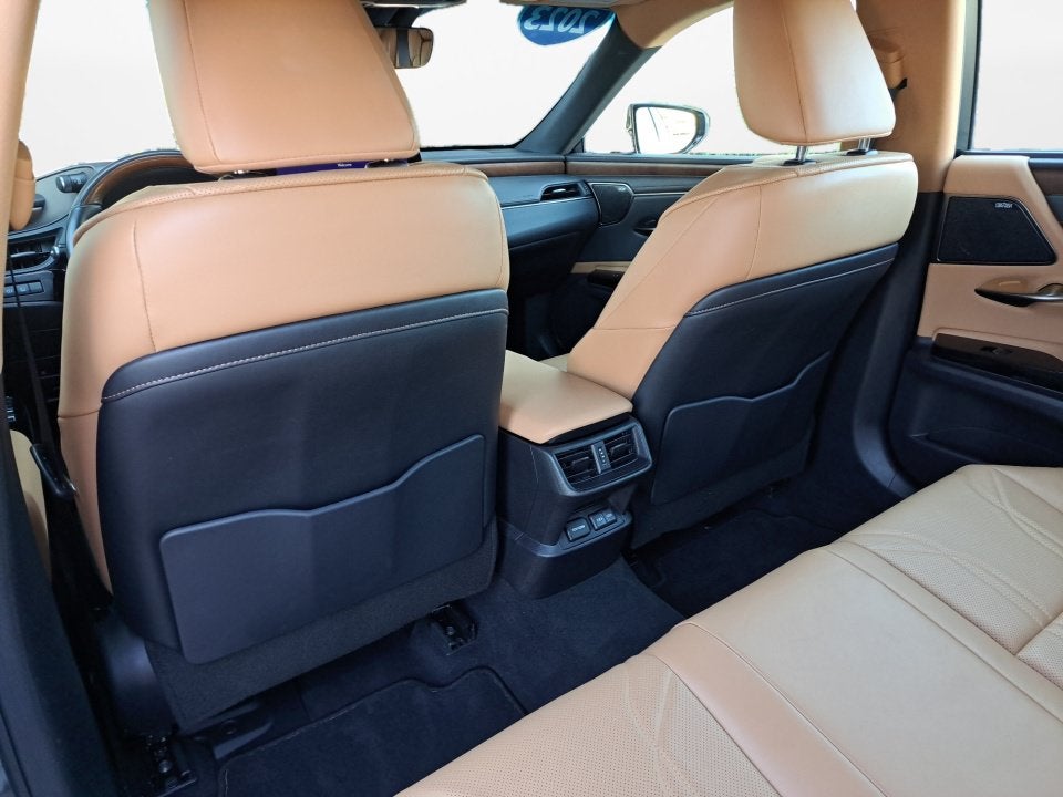 2023 Lexus ES 300h Ultra Luxury