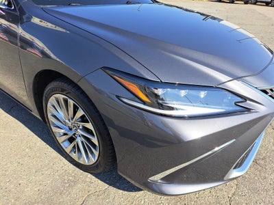 2023 Lexus ES 300h Ultra Luxury