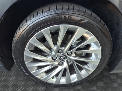 2023 Lexus ES 300h Ultra Luxury