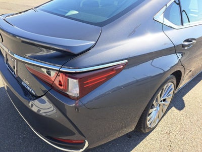 2023 Lexus ES 300h Ultra Luxury