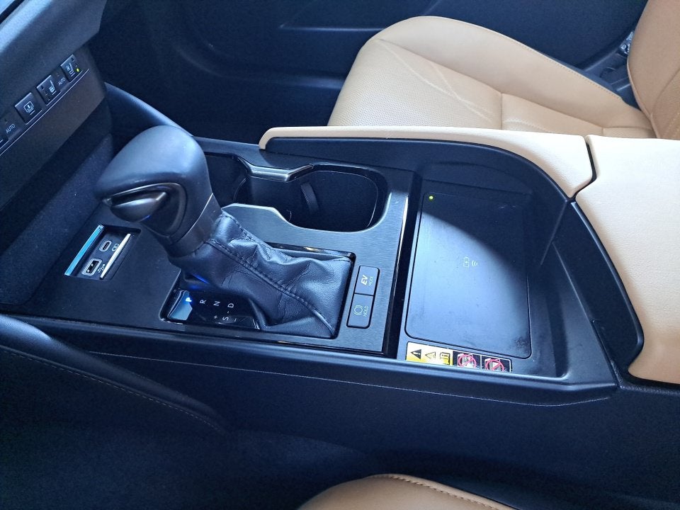 2023 Lexus ES 300h Ultra Luxury