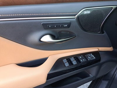 2023 Lexus ES 300h Ultra Luxury