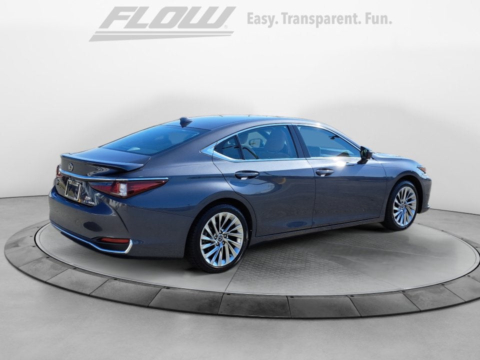 2023 Lexus ES 300h Ultra Luxury
