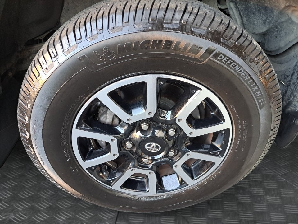 2016 Toyota Tundra 4WD Truck SR5