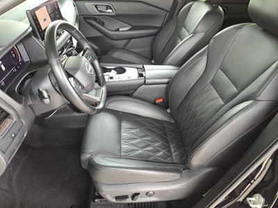 2025 Nissan Rogue Platinum FWD