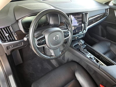 2017 Volvo S90 T6 Momentum