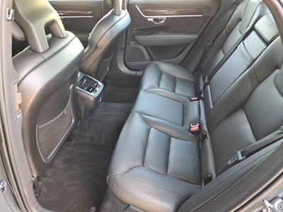 2017 Volvo S90 T6 Momentum