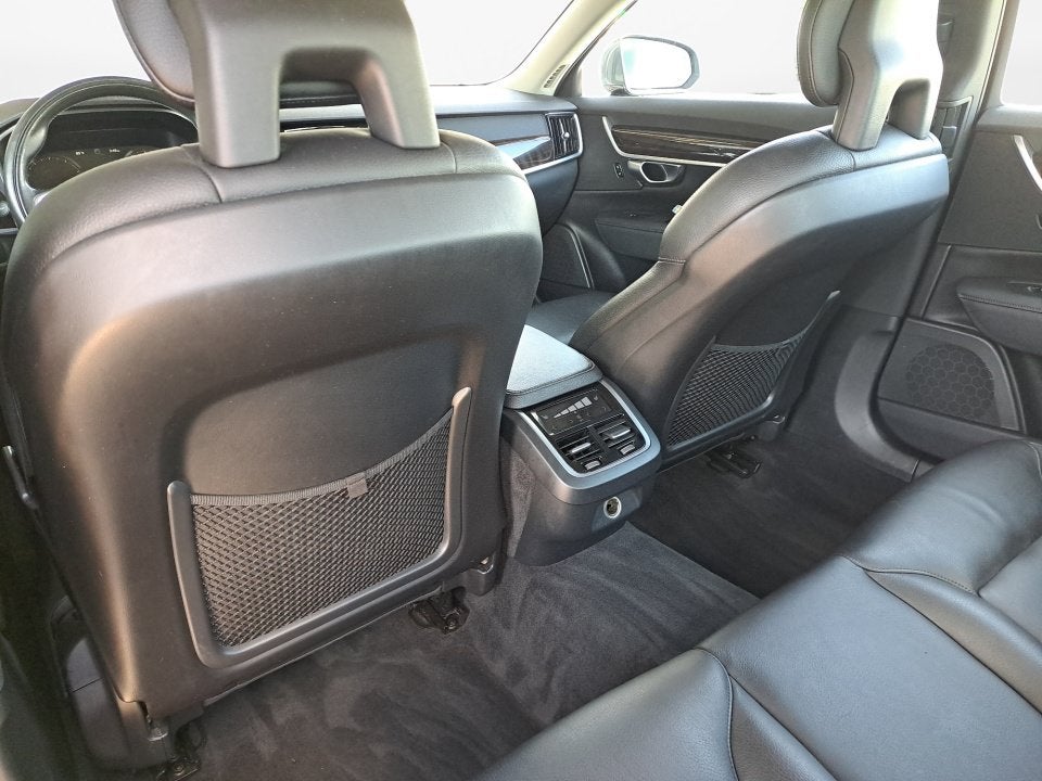 2017 Volvo S90 T6 Momentum
