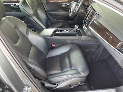 2017 Volvo S90 T6 Momentum