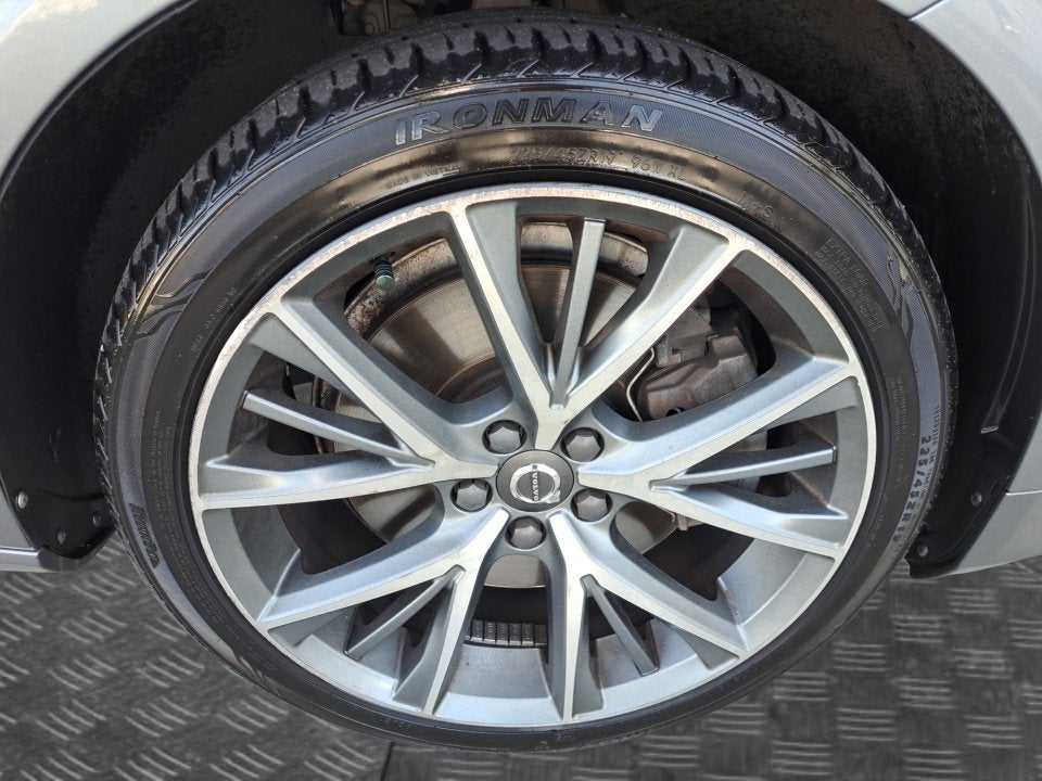 2017 Volvo S90 T6 Momentum