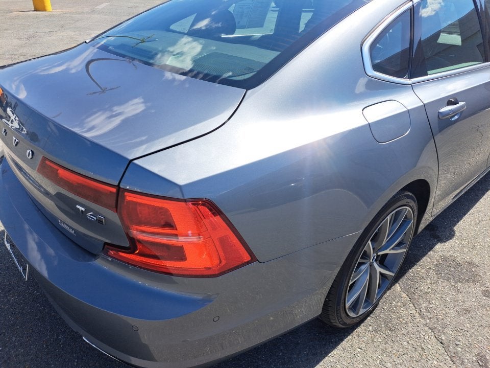 2017 Volvo S90 T6 Momentum