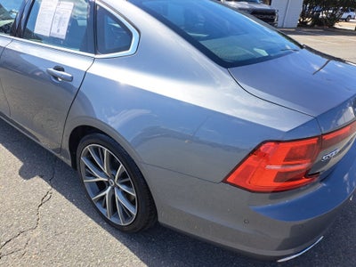 2017 Volvo S90 T6 Momentum