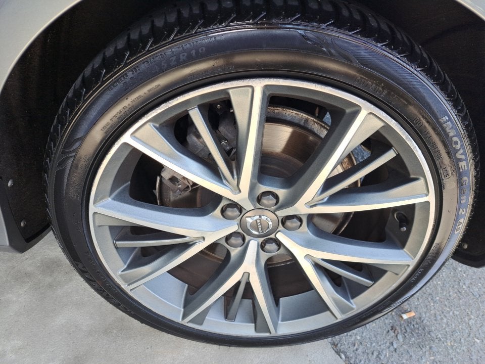 2017 Volvo S90 T6 Momentum