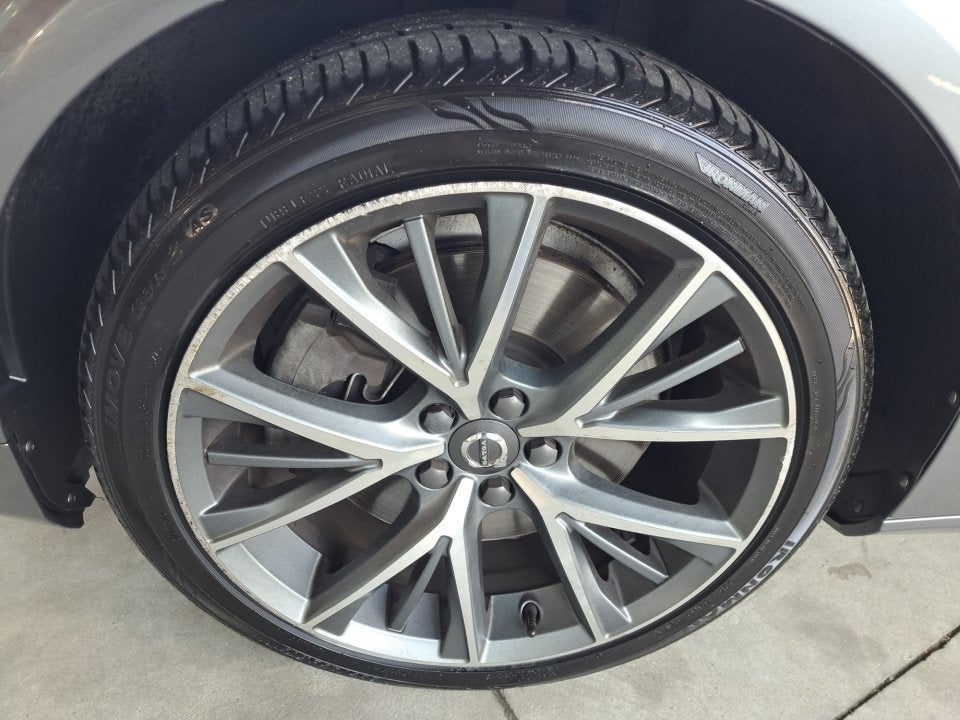 2017 Volvo S90 T6 Momentum