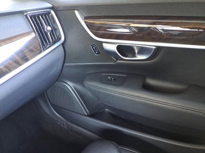 2017 Volvo S90 T6 Momentum
