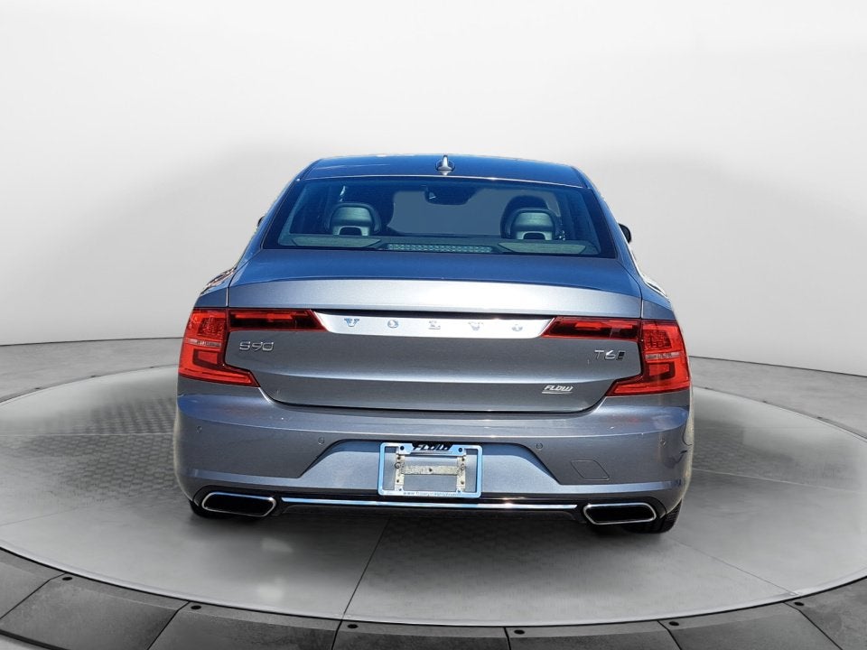 2017 Volvo S90 T6 Momentum