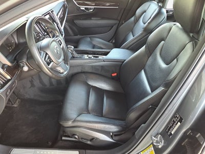 2017 Volvo S90 T6 Momentum