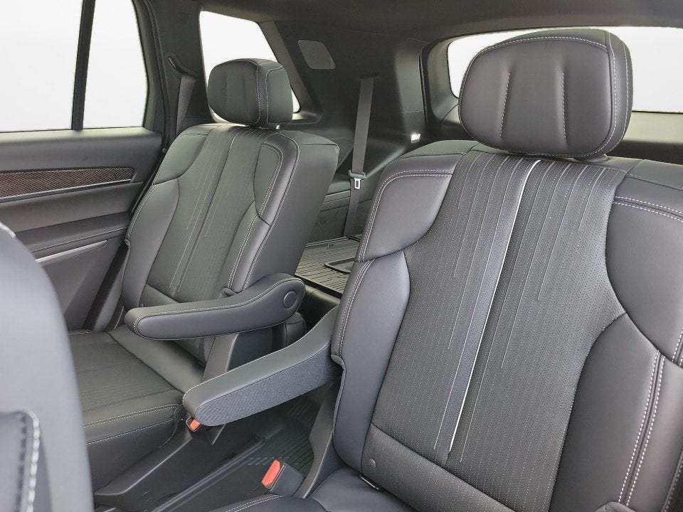 2027 Cadillac VISTIQ Luxury