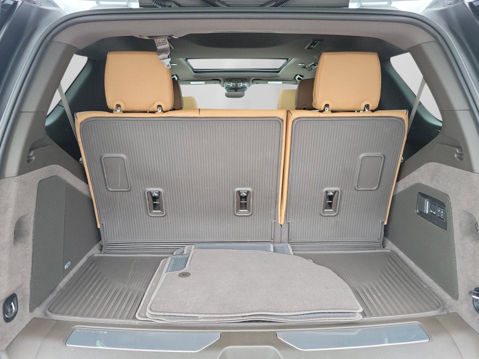 2027 Cadillac Escalade Luxury